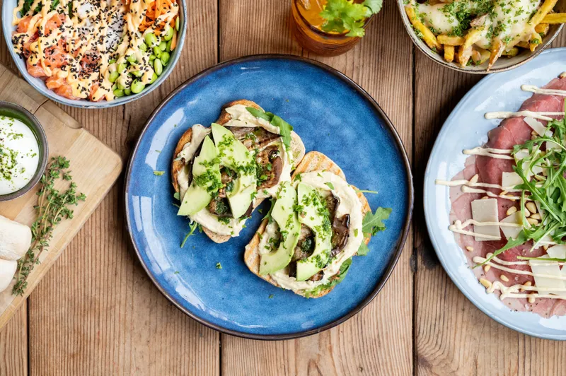 Kom langs en ervaar zelf wat Eemhof Beachclub te bieden heeft en geniet van een onvergetelijke ervaring met uitzicht op het water.