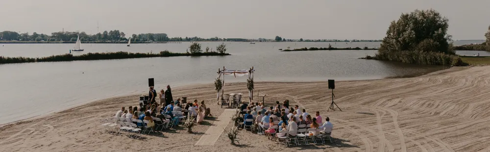 Trouwen aan het water bij Eemhof Beachclub