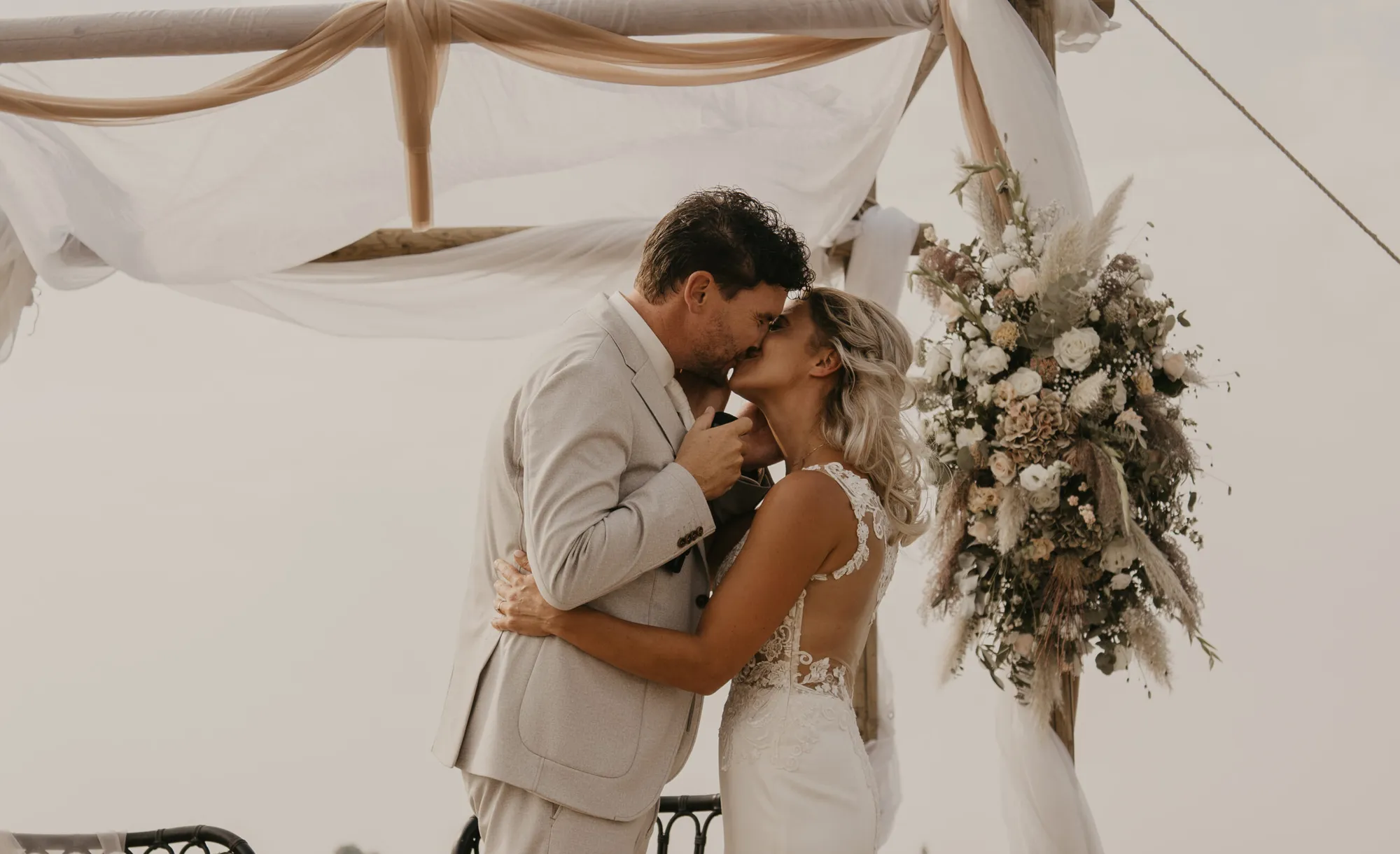 Bruiloft aan het water detail-image