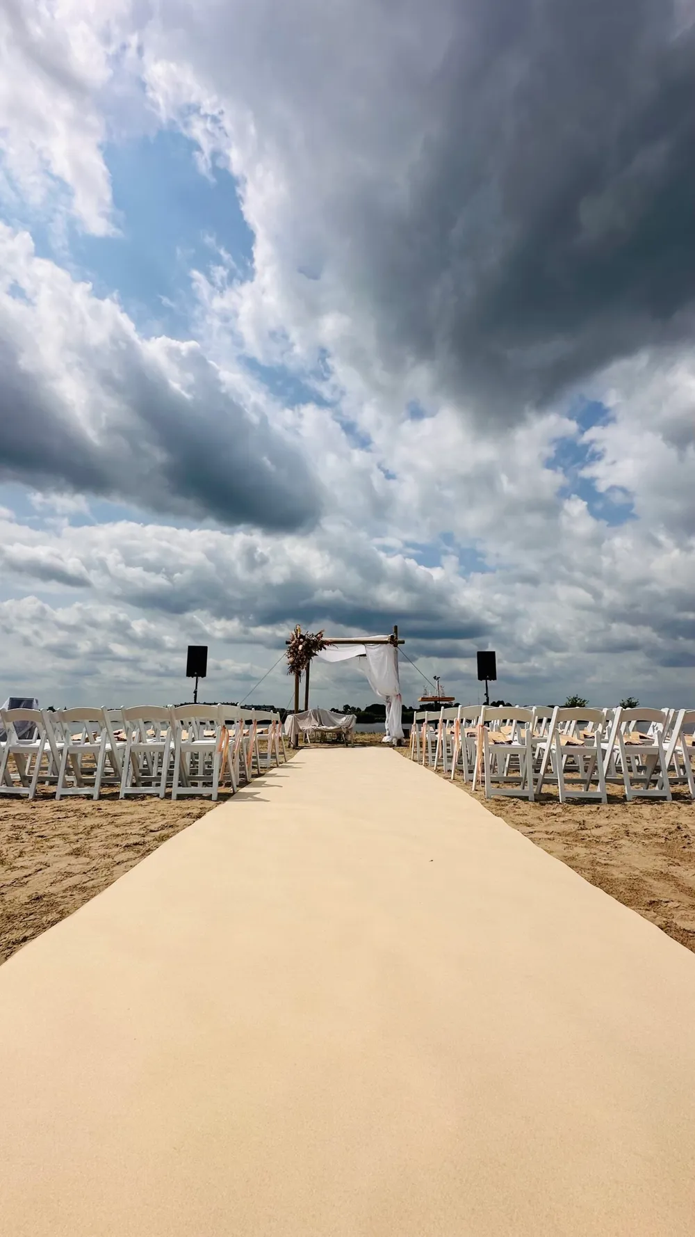 Strandceremonie aan het water content-block-image